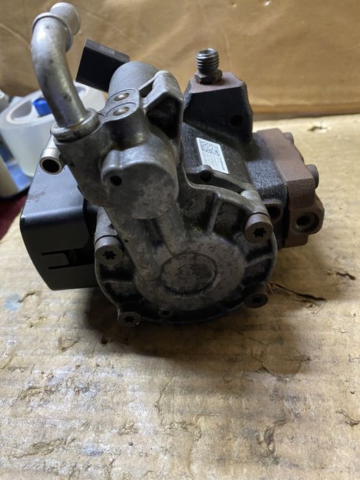 Горивна помпа за високо налягане VW Audi Skoda 1.6 TDI 03l130755al гнп