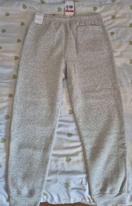 Vând pantaloni Jordan
