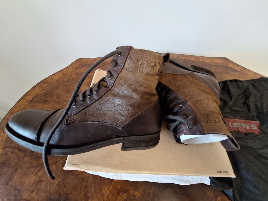 Vand Ghete bărbați Levi's piele marime 40