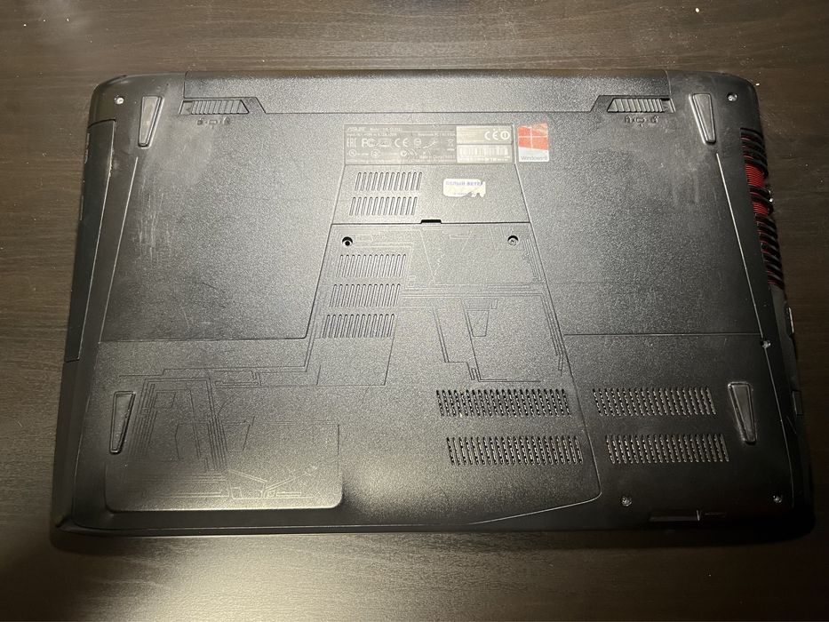 Ноутбук ASUS ROG GL552J  (1 терабай, 8гб оперативка)