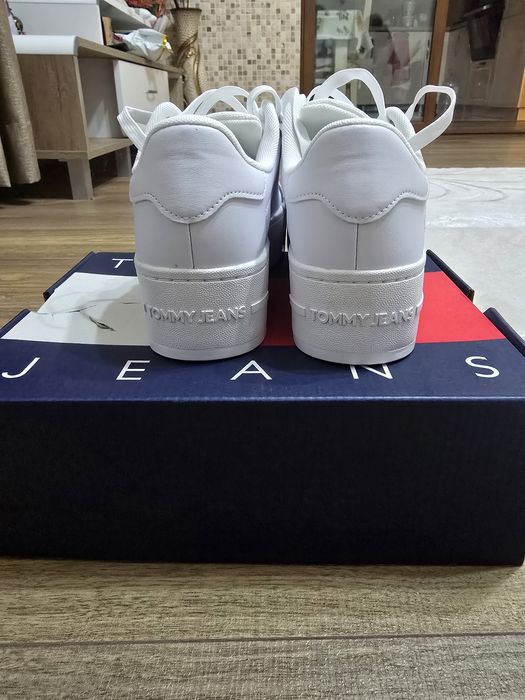 Обувки Tommy jeans