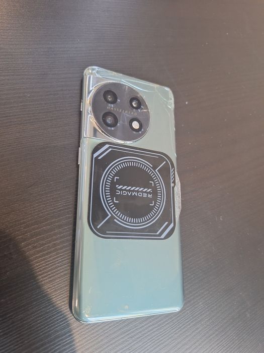 Продам OnePlus 11