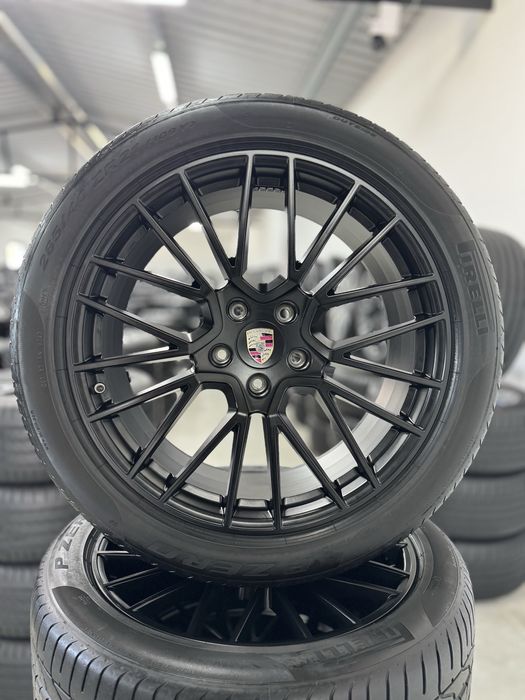Jante Porsche Cayenne R21 E3 9Y Facelift Spyder Negru Originale Pirelli de vara 2024 90%