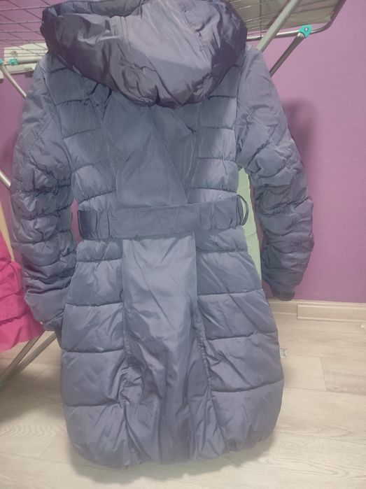 Продам пальто-пуховик зимнее для девочки рост 140