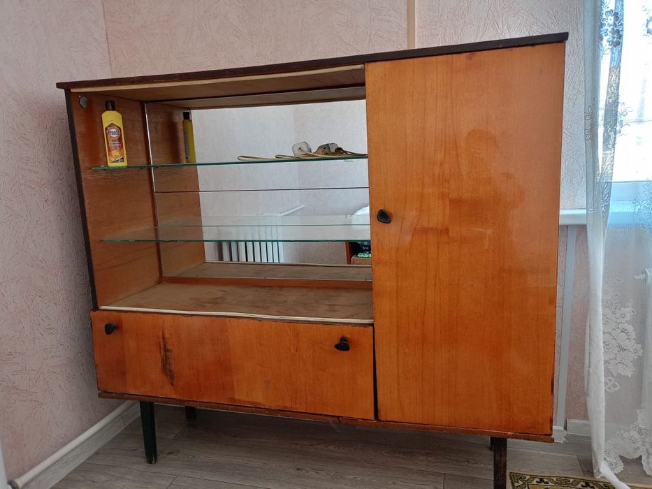 Сервант чистое дерево