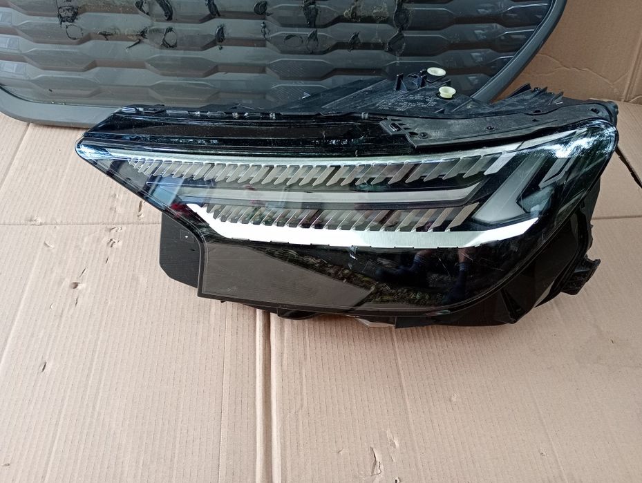 Grila far faruri full led Audi Q4 E-Tron