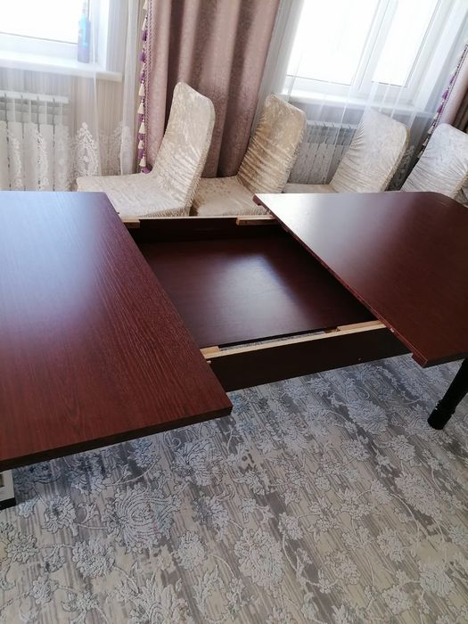 Продам гостиные стол.74 высот.1100 ширина 3000.