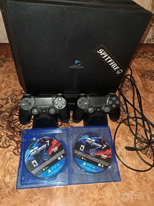 Playstation 4 pro 1TB