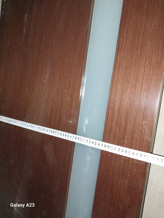 Продам двери  дерева.