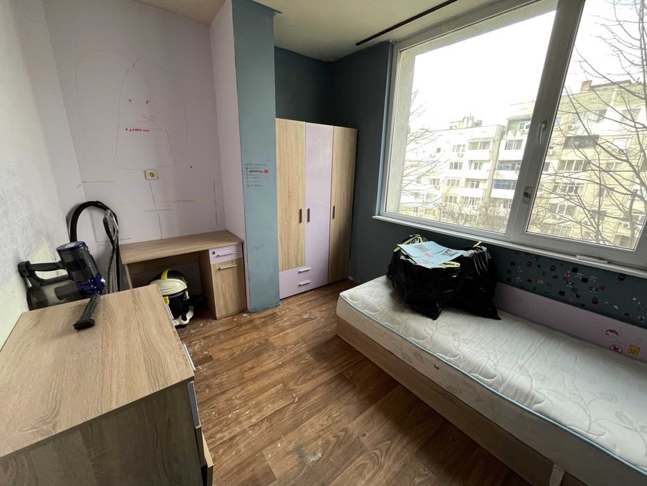 Продава 3-стаен апартамент в кв.  Васил Левски