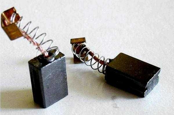 Щетка графитовая новая