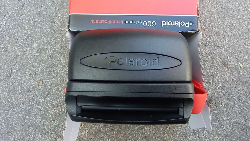 Фотоапарат за моментни снимки Polaroid 600 Extreme