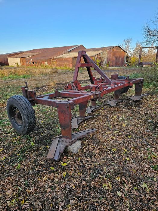 Плоскорез глубокорыхлитель ПГ-5