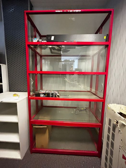 Стъклени витрини