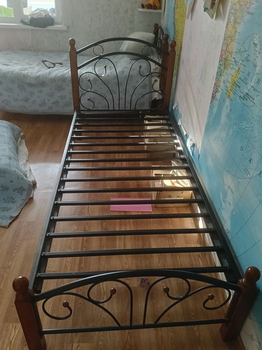 Продам кровать кованную