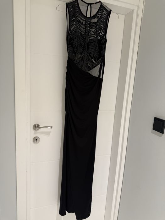 Черна дълга рокля