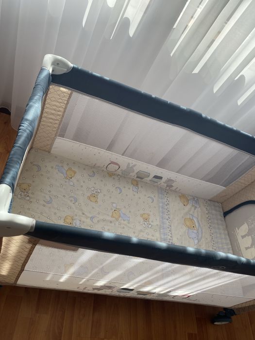 Patut pliabil cu masuta de infasat