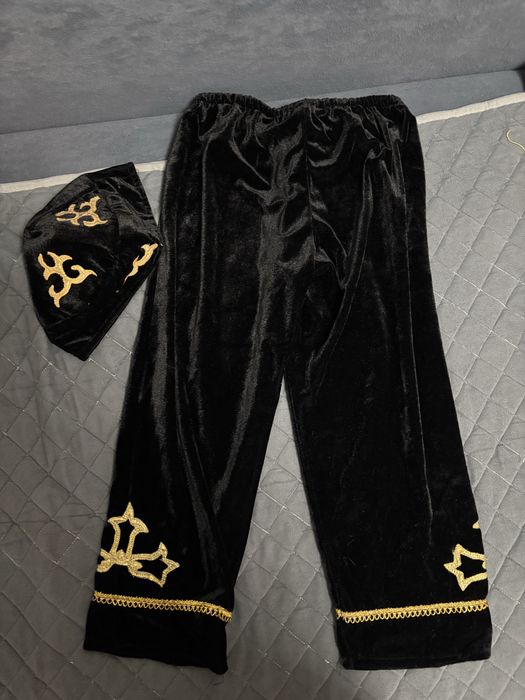 Продаётся национальные жилеты