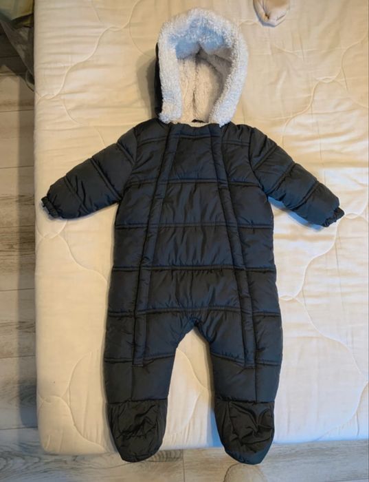 Combinezon bebe 3-6 luni/stare foarte buna