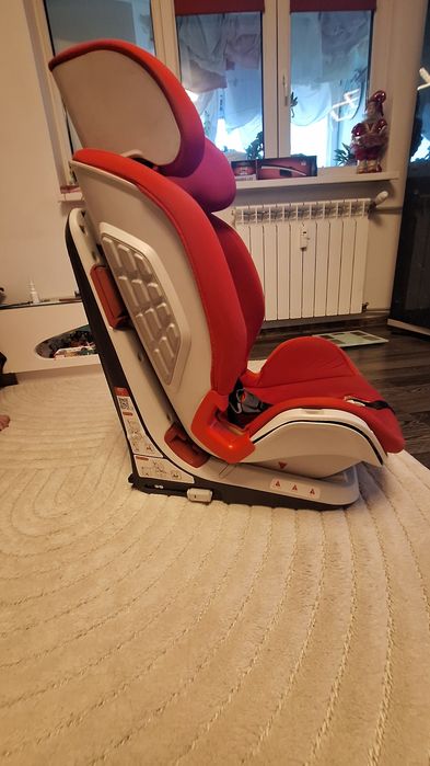 Scaun masina  Chicco cu Isofix