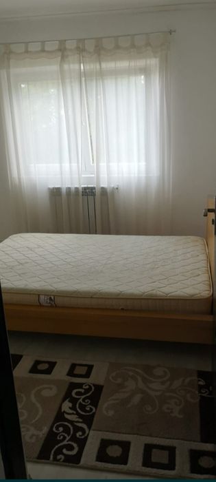 Ofer spre închiriere apartament cu două camere