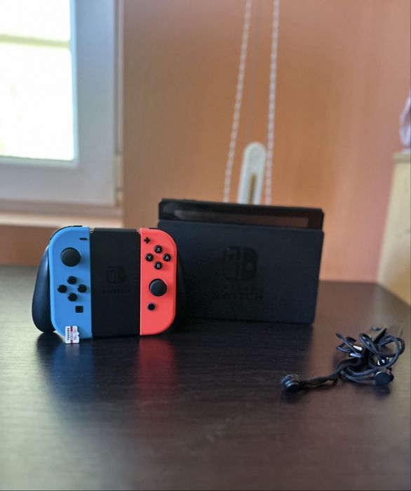 Consola Nintendo Switch Detali in descriere