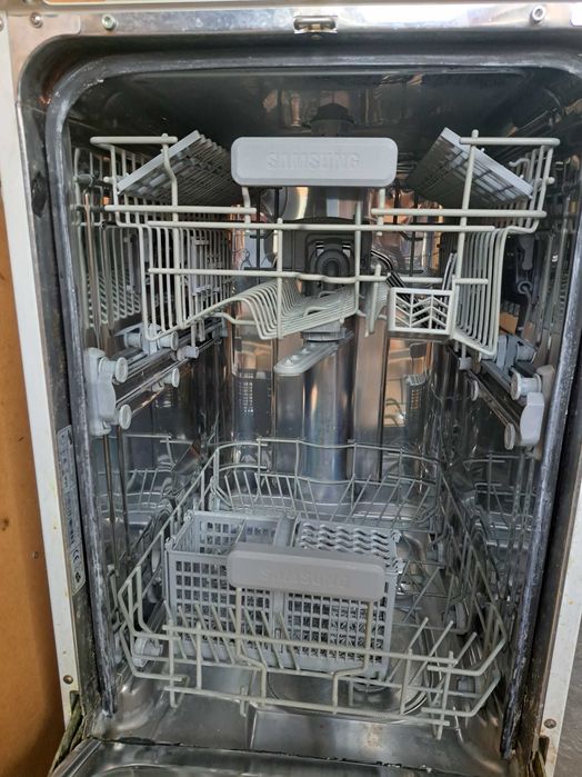 Продам посудомоечную машинку
