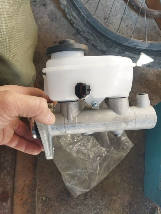 Главный тормозной целиндр камри 10