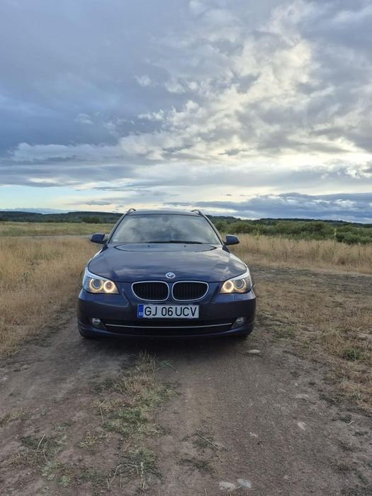 BMW e61 2.0 2010(se vinde urgent)