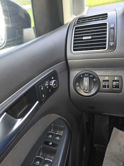 Vand Volkswagen Touran 7 Locuri