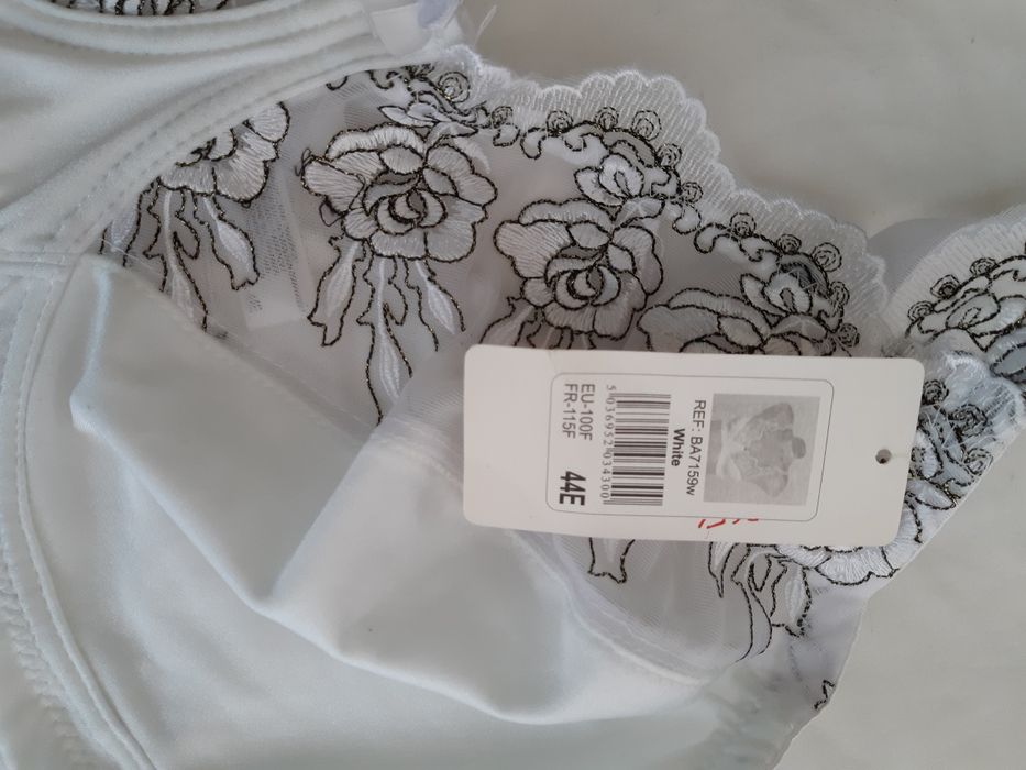 Голям размер сутиени