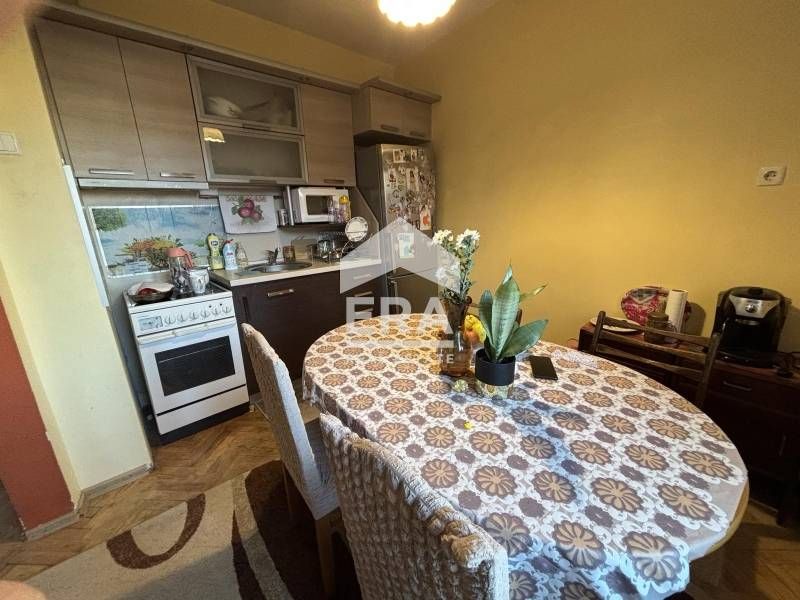 Продава се Етаж от къща в Хасково, Училищни - 260 кв.м за 326 €/кв.м - Снимка #7