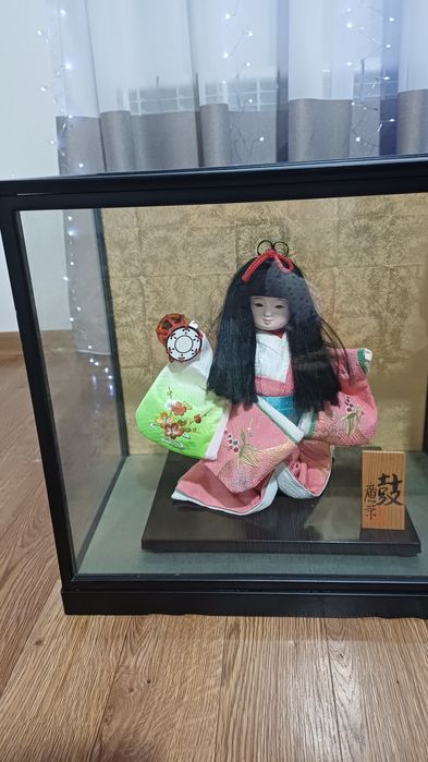 Сувенирная японская кукла!