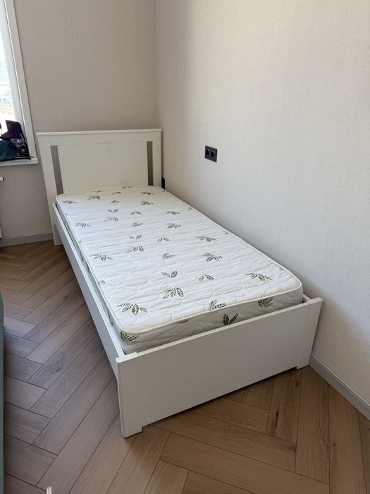 Кровать Ikea 90*200 + матрас.
