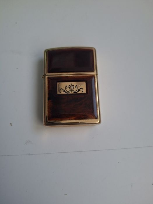 Bricheta Zippo deosebita