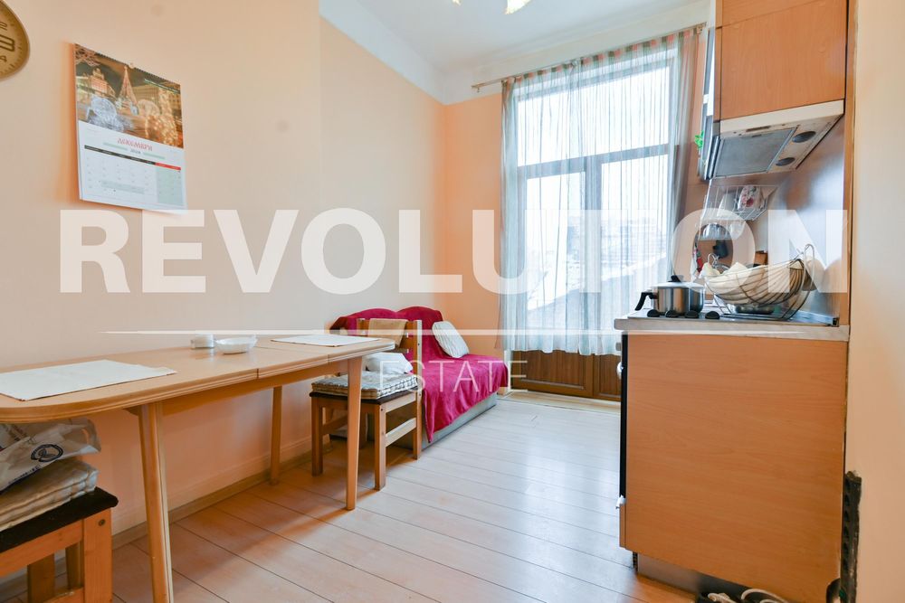 Дава се под наем Тристаен апартамент в София, Център - 110 кв.м за 750 € - Снимка #4