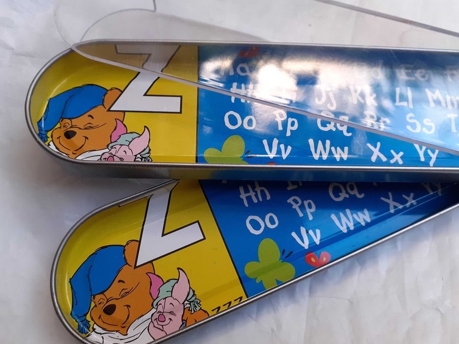 Ученически пособия -палитра , транспортир , кутия за моливи