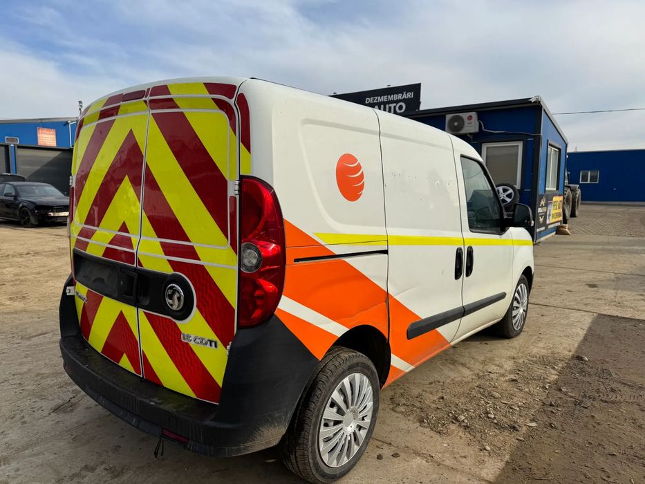 Bara / Capota / Faruri / Aripi / Usi Opel Combo 2015