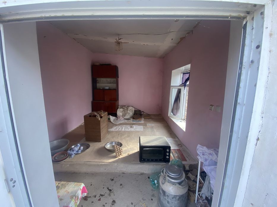 Uy hovli sotiladi 10 sotihli