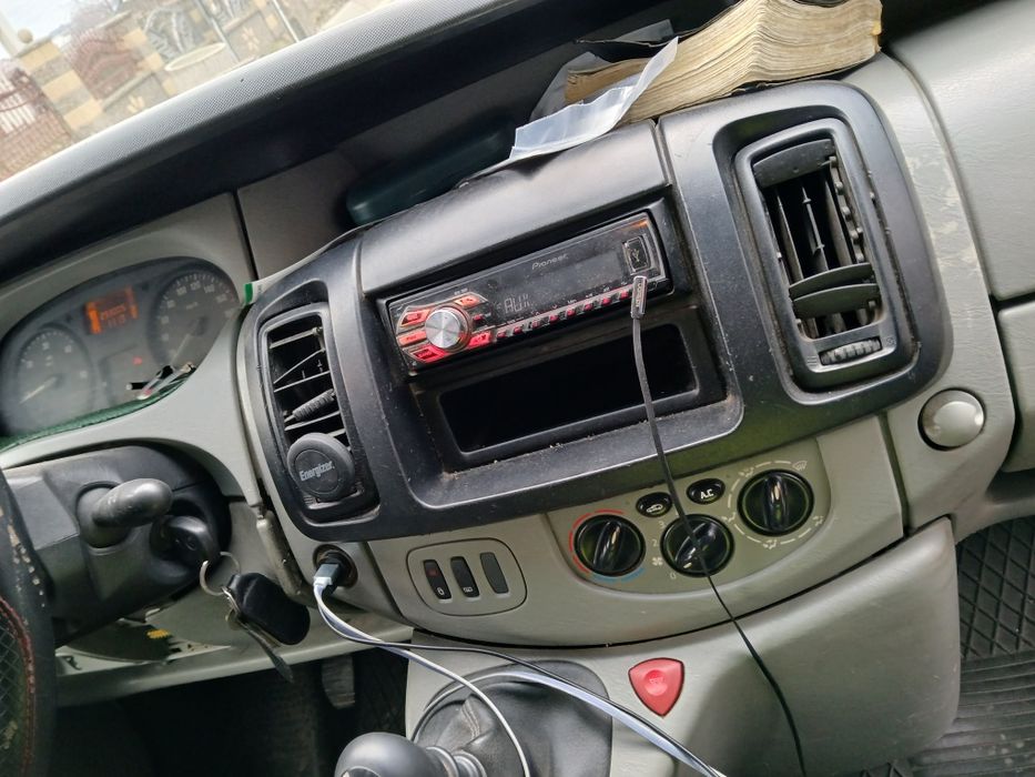 Opel vivaro 2.0 cdti 8+1 an 2008 sasiu scurt