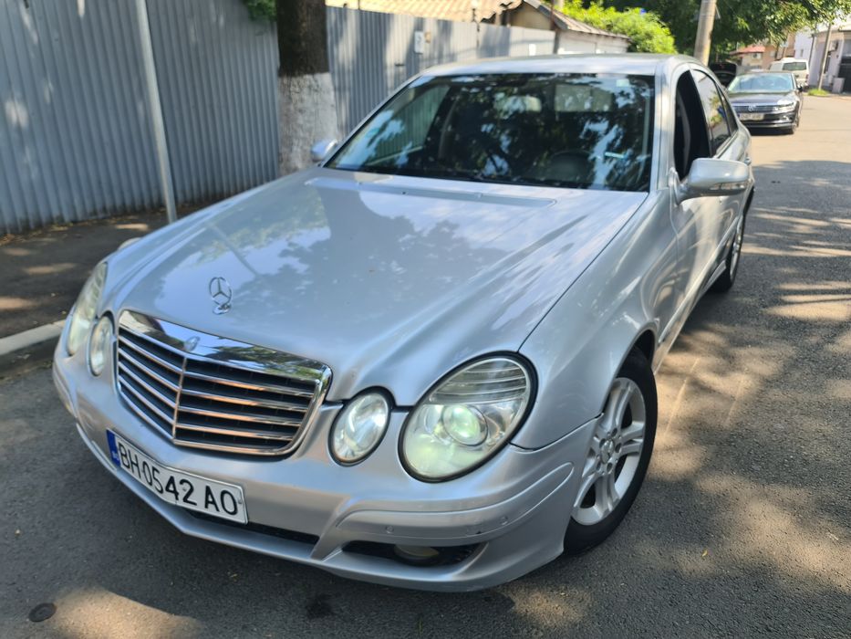 MERCEDES-BENZ E-Class
