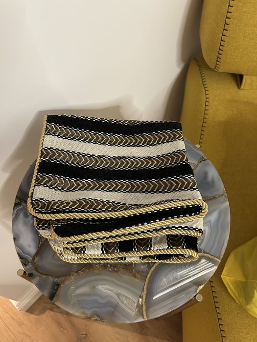 fete de perne decorative