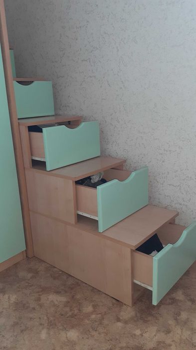 двух ярусная кровать