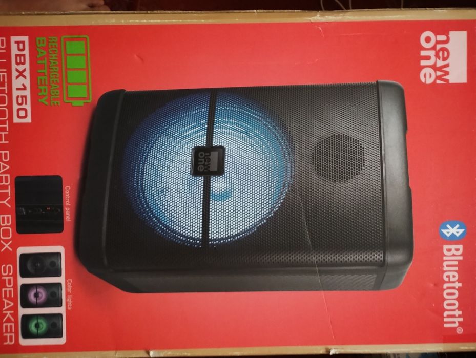 Vând boxa Bluetooth 150 wati