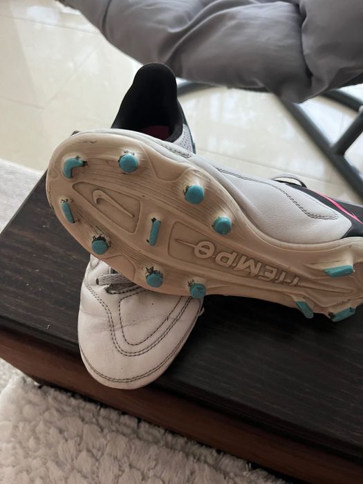 Детски футболни обувки Nike