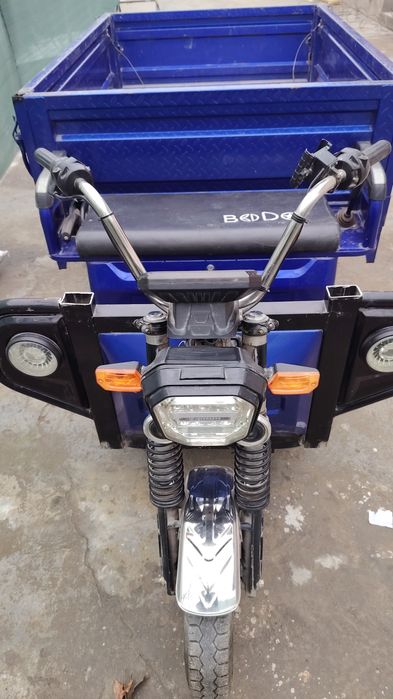 Электромобиль muravey