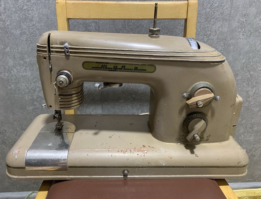 Продам швейную машинку 1957 года