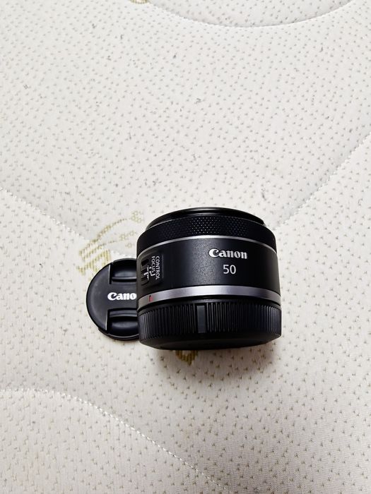 Obiectiv Canon RF 50mm F1.8