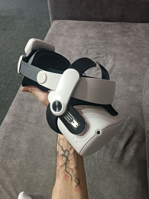 Очки (шлем) виртуальной реальности Oculus Quest 2