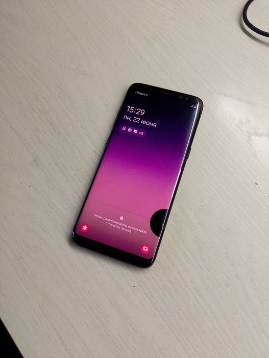 Продам s8+ в хорошем состоянии